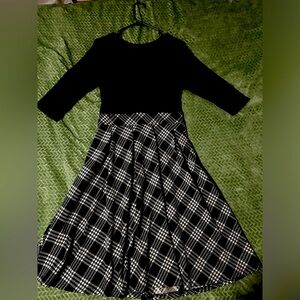 Black and white fall dress